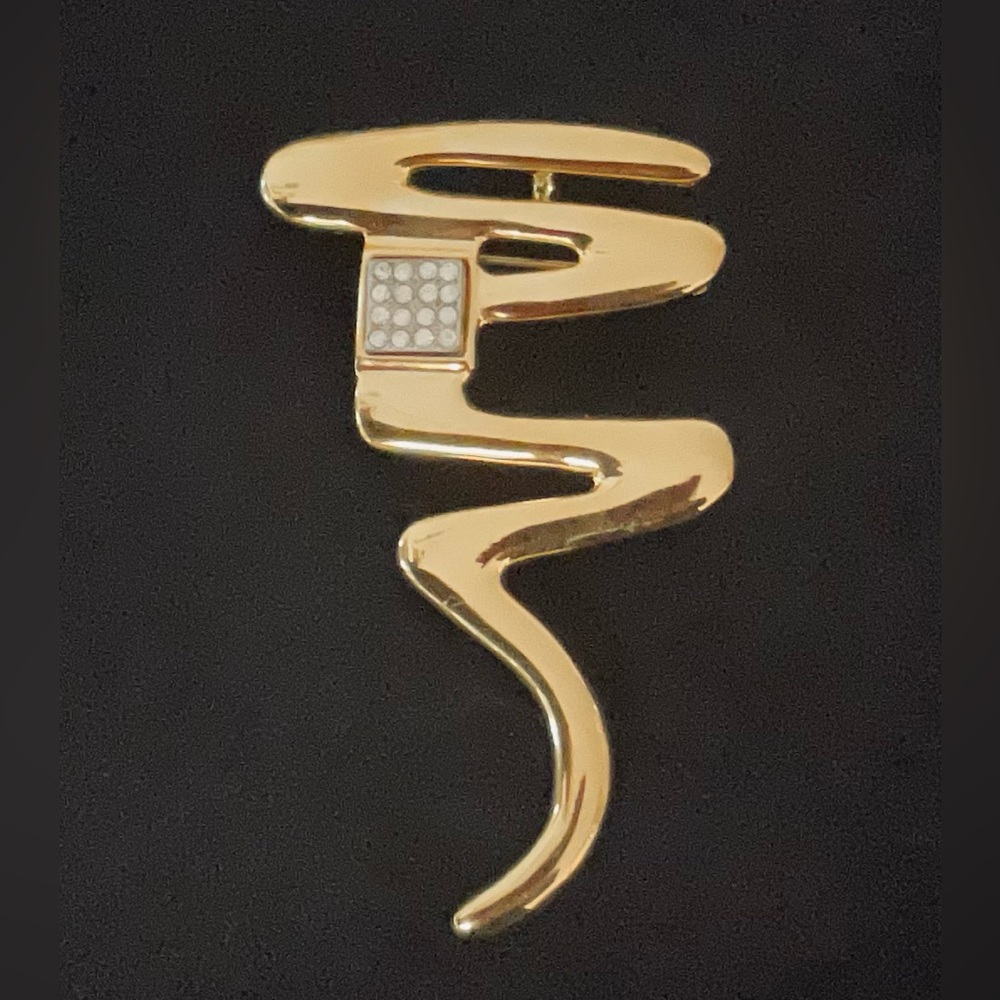 #224 Vintage Park Lane Goldtone Swirl Brooch with Rhinestones